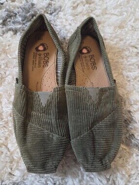 BOBS from Skechers Olive Green Corduroy slip-on Flats Women's Size 6